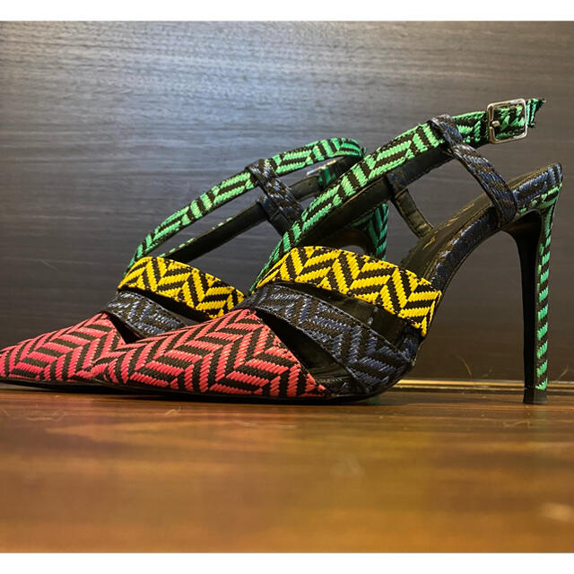 ZARA マルチカラーヒール レディースの靴/シューズ(ハイヒール/パンプス)の商品写真