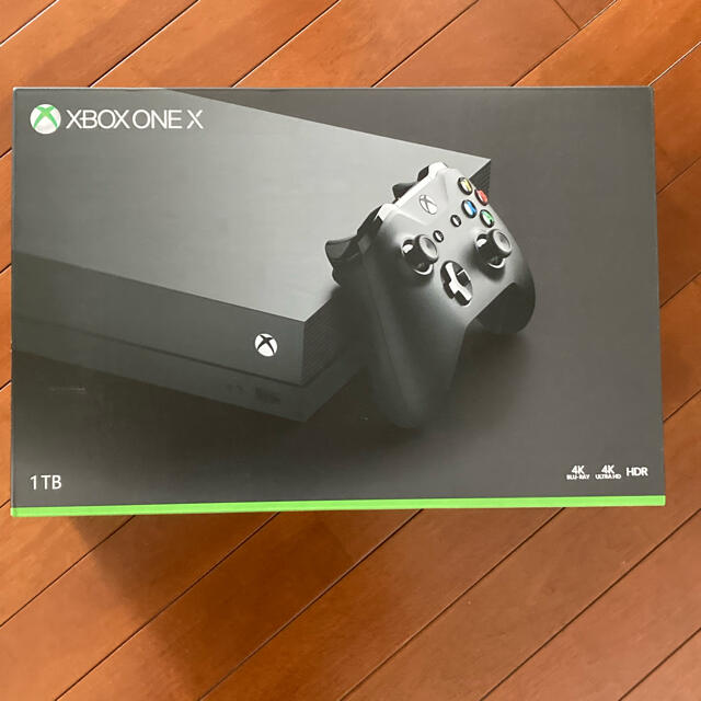 Xbox(エックスボックス)のMicrosoft Xbox One X XBOX ONE ゲーム機本体 エンタメ/ホビーのゲームソフト/ゲーム機本体(家庭用ゲーム機本体)の商品写真