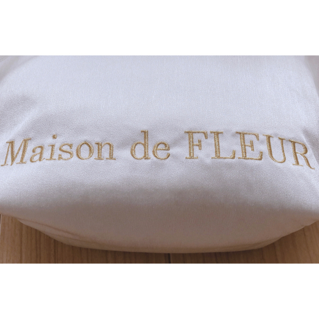 Maison de FLEUR(メゾンドフルール)のメゾンドフルール　バッグ　フリル　リボン　レース レディースのバッグ(ハンドバッグ)の商品写真