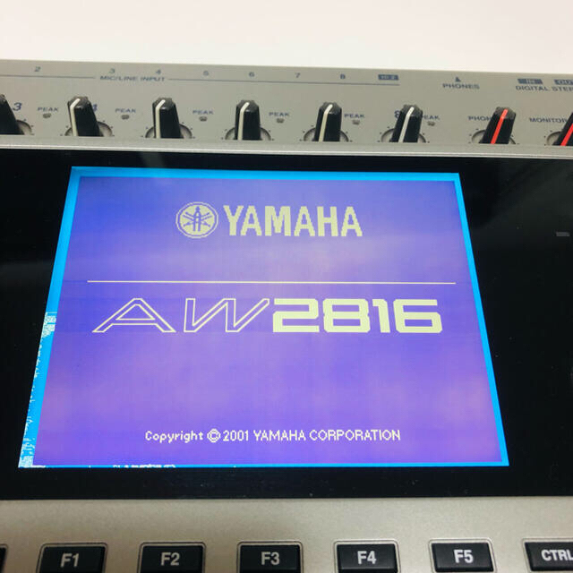 ヤマハ(ヤマハ)の【送料無料・ケース付】YAMAHA AW2816 デジタルミキサー 楽器のレコーディング/PA機器(その他)の商品写真