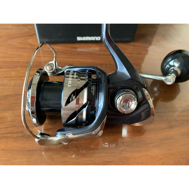 SHIMANO(シマノ)のシマノ スピニングリール 21 ツインパワー SW 6000XG 2021 スポーツ/アウトドアのフィッシング(リール)の商品写真