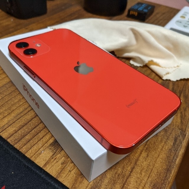 iPhone(アイフォーン)のiphone 12 256GB SIMフリー RED スマホ/家電/カメラのスマートフォン/携帯電話(スマートフォン本体)の商品写真