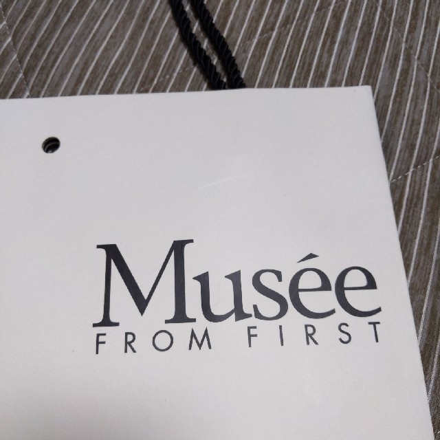 FROMFIRST Musee(フロムファーストミュゼ)のMusee FROMFIRST☆フロムファーストミュゼ☆ショップペーパーバッグ レディースのバッグ(ショップ袋)の商品写真