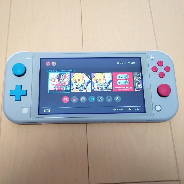 Nintendo Switch(ニンテンドースイッチ)のNintendo Switch Lite ポケモン仕様＋ダウンロードソフト エンタメ/ホビーのゲームソフト/ゲーム機本体(家庭用ゲーム機本体)の商品写真