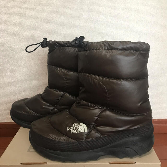 THE NORTH FACE(ザノースフェイス)のTHE NORTH FACE NUPTSE BOOTIE Ⅲ 28.0 ブラウン メンズの靴/シューズ(ブーツ)の商品写真