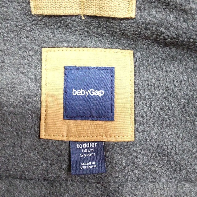 babyGAP(ベビーギャップ)のbabyGap ベビーギャップトドラー 温か中綿コート110センチ キッズ/ベビー/マタニティのキッズ服男の子用(90cm~)(コート)の商品写真