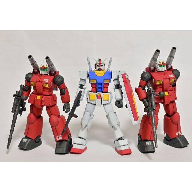 完成品 HGUC 1/144 ガンダム、ガンキャノン×２ 全塗装品 3体セット エンタメ/ホビーのおもちゃ/ぬいぐるみ(模型/プラモデル)の商品写真