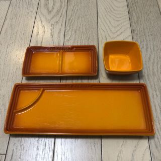 ルクルーゼ(LE CREUSET)のルクルーゼ   サカナプレート　ヤクミ　コバチ　マロニエオレンジ(食器)