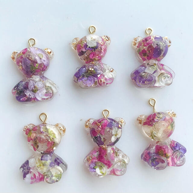ハンドメイドパーツ レジンパーツ くまクマチャーム押し花イヤリングピアス | フリマアプリ ラクマ