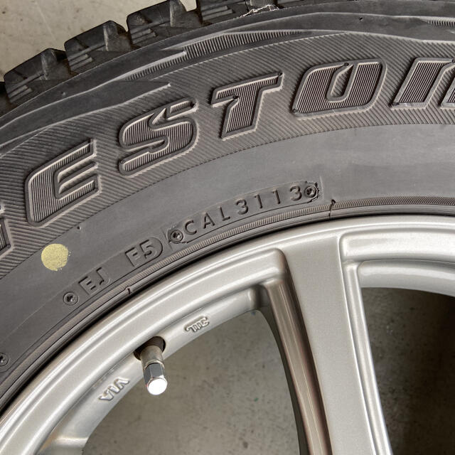 BRIDGESTONE(ブリヂストン)のトヨタハリアースタッドレスタイヤ225/65R17ブリジストンCBA-ACU30 自動車/バイクの自動車(タイヤ・ホイールセット)の商品写真