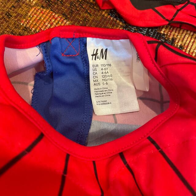 H&M(エイチアンドエム)のスパイダーマン　コスプレ　110cm エンタメ/ホビーのコスプレ(衣装一式)の商品写真