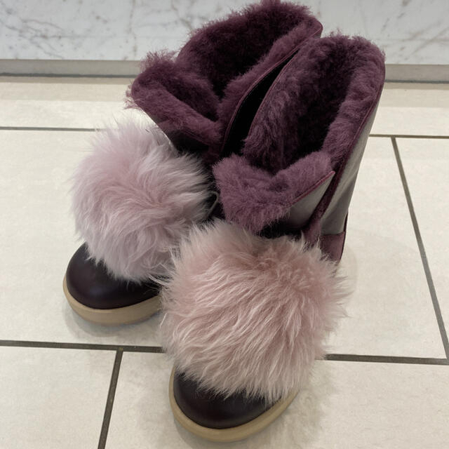 限定セール!UGG 新品未使用品⭐︎ファーサンダル24㎝ - library