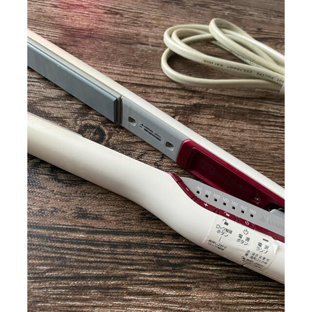 Lumiere Blanc(リュミエールブラン)のヘアビューロン　ストレート　中古 スマホ/家電/カメラの美容/健康(ヘアアイロン)の商品写真