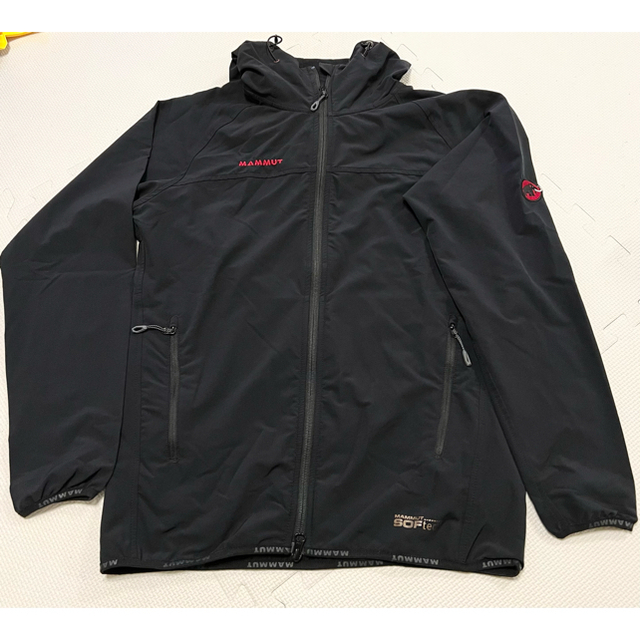 Mammut(マムート)のMAMMUT SOFtech Granite hooded Jacket 黒 メンズのジャケット/アウター(マウンテンパーカー)の商品写真