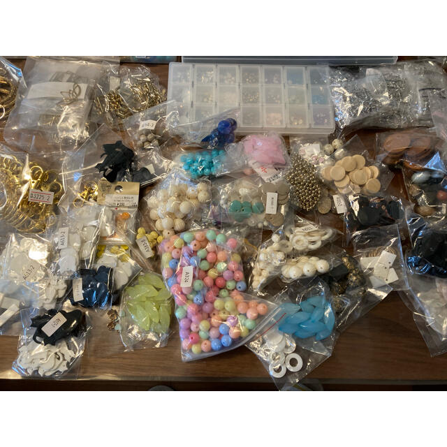 大量 ハンドメイド・手作りアクセサリー・材料セット猫 副業 minne貴和 ... 大量 ハンドメイド・手作りアクセサリー・材料セット猫 副業 minne貴和製作所