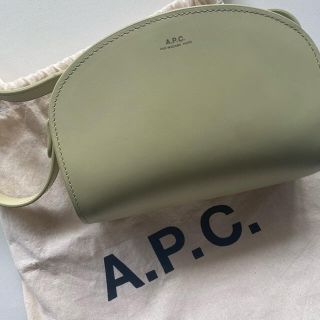 アーペーセー(A.P.C)のA.P.C ミニDemi-luneバッグ　スムースレザー(ショルダーバッグ)