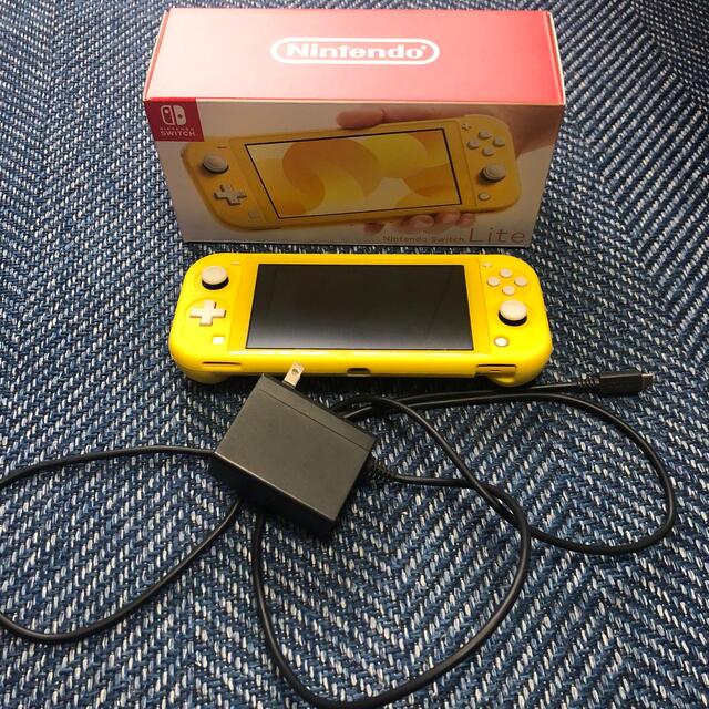 Nintendo Switch(ニンテンドースイッチ)のしのび8153さま専用　Nintendo Switch Lite イエロー エンタメ/ホビーのゲームソフト/ゲーム機本体(家庭用ゲーム機本体)の商品写真