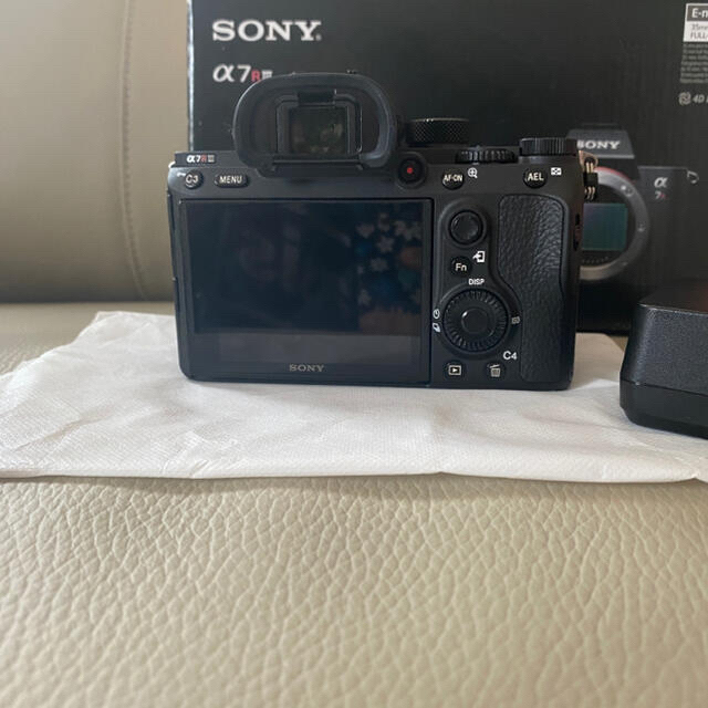 SONY(ソニー)のsony α7riii 【写真追加しました◎】 スマホ/家電/カメラのカメラ(ミラーレス一眼)の商品写真