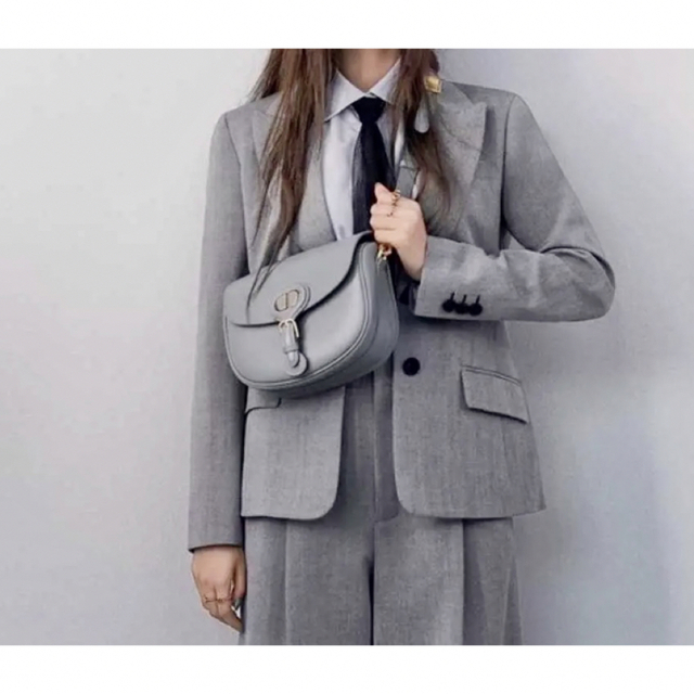 スタイルよく見えるtheoryのグレー色スーツ上下セットほぼ新品未使用　形は綺麗