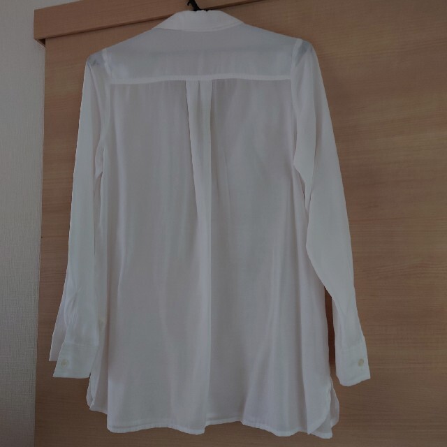 PROFILE(プロフィール)のＰＲＯＦＩＬＥ　白シャツ　【中古品】 レディースのトップス(Tシャツ(長袖/七分))の商品写真
