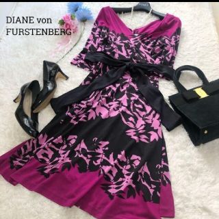 ダイアンフォンファステンバーグ(DIANE von FURSTENBERG)の美品☆DVF シルク100% 総柄 膝丈ワンピース カシュクール ピンク 2(ひざ丈ワンピース)