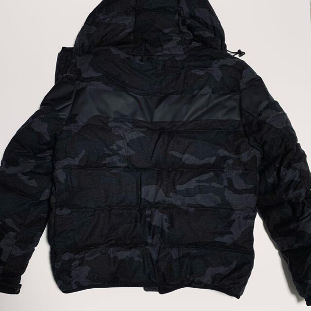 MONCLER(モンクレール)のモンクレール　カモフラ柄　ウール　ダウンジャケット　カシミヤ混　2 m メンズのジャケット/アウター(ダウンジャケット)の商品写真