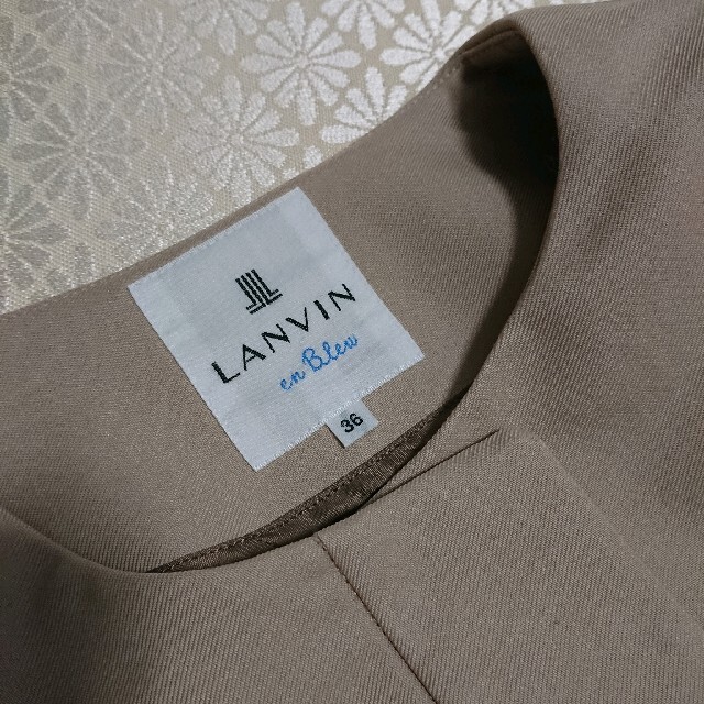 LANVIN en Bleu(ランバンオンブルー)の【完売品】ランバンオンブルー  ノーカラーボックスタックトレンチコート レディースのジャケット/アウター(トレンチコート)の商品写真