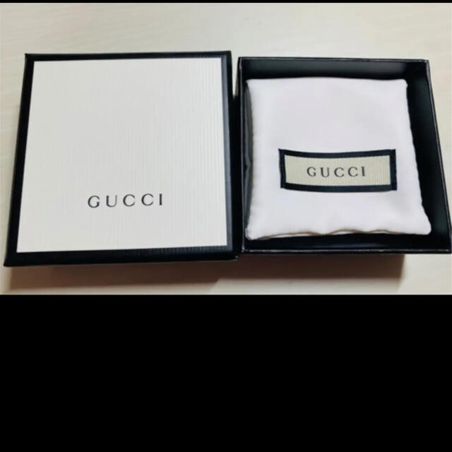 Gucci(グッチ)のグッチ Gucci ピアス ロゴ メンズのアクセサリー(ピアス(両耳用))の商品写真