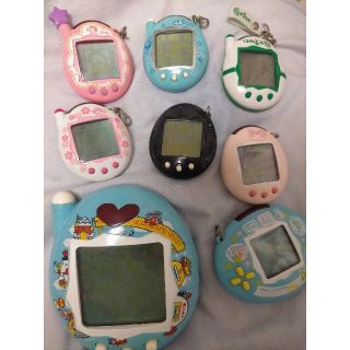 たまごっち　(携帯用ゲーム機本体)