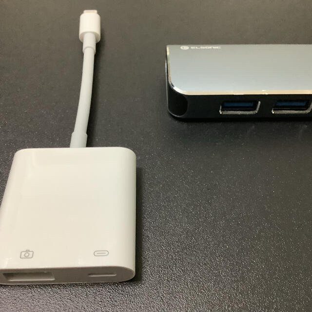 Apple(アップル)のApple USB 3カメラアダプタ , ELSONIC USBポートハブ スマホ/家電/カメラのPC/タブレット(PC周辺機器)の商品写真