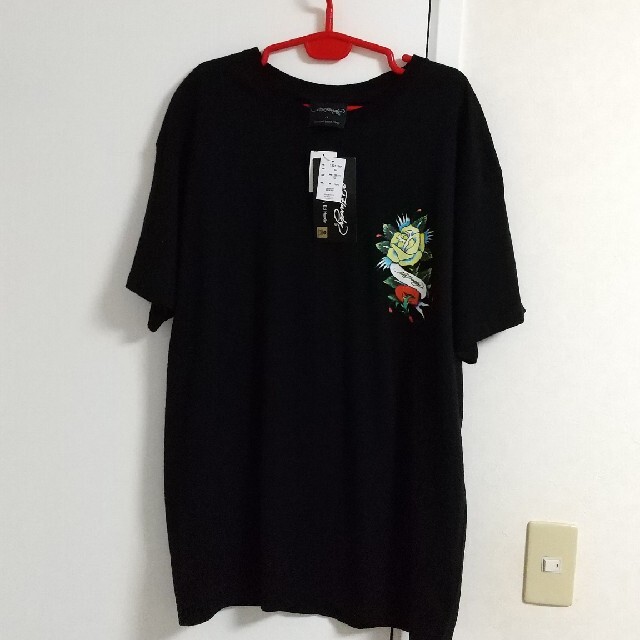 Ed Hardy(エドハーディー)のEDHARDY  エド ハーディー胸バラロゴTシャツ メンズのトップス(Tシャツ/カットソー(半袖/袖なし))の商品写真