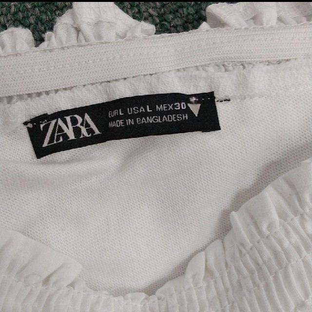 ZARA(ザラ)のZARA　ノースリーブフリルブラウス レディースのトップス(シャツ/ブラウス(半袖/袖なし))の商品写真