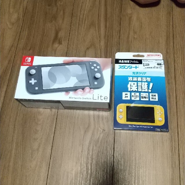 完美品 Nintendo Switch Lite グレー本体 新品保護フィルム付 3