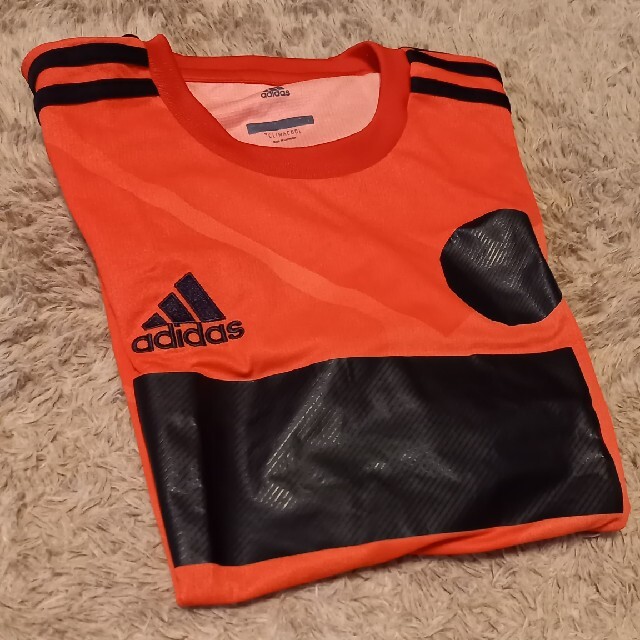 adidas　スポーツ　半袖シャツ　オレンジ　M メンズのトップス(Tシャツ/カットソー(半袖/袖なし))の商品写真