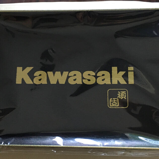 カワサキ(カワサキ)の⭐︎ カワサキ　 Kawasaki 純正　漆塗りトレイとNINJAキーホルダー 自動車/バイクのバイク(その他)の商品写真