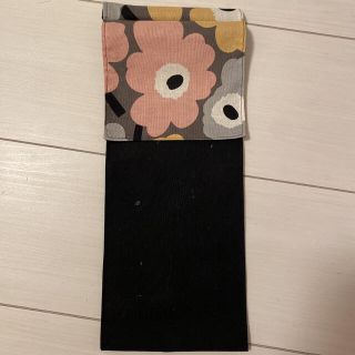 マリメッコ(marimekko)のマリメッコ☆トイレットペーパーホルダーカバー【グレーピンクベージュ】(トイレ収納)