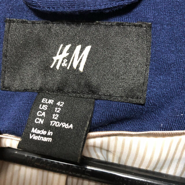 H&M(エイチアンドエム)のH&M ネイビー　ジャケット　アウター　羽織り　 レディースのジャケット/アウター(テーラードジャケット)の商品写真