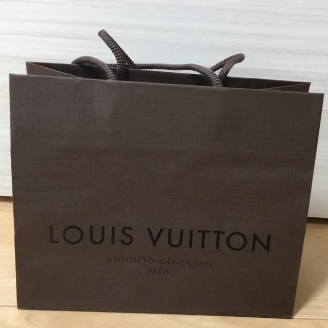 LOUIS VUITTON(ルイヴィトン)のＬＯＵＩＳ　ＶＵＩＴＴＯＮ（ﾙｲｳﾞｨﾄﾝ）　ショップ袋 レディースのバッグ(ショップ袋)の商品写真