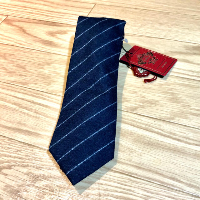 新品未使用タグ付き オロビアンコの高級感のあるお洒落なネクタイ