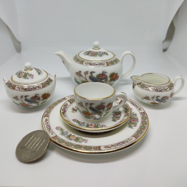 WEDGWOOD(ウェッジウッド)のミニチュア アンティーク Wedgwood ウェッジウッド セット カップ エンタメ/ホビーの美術品/アンティーク(陶芸)の商品写真