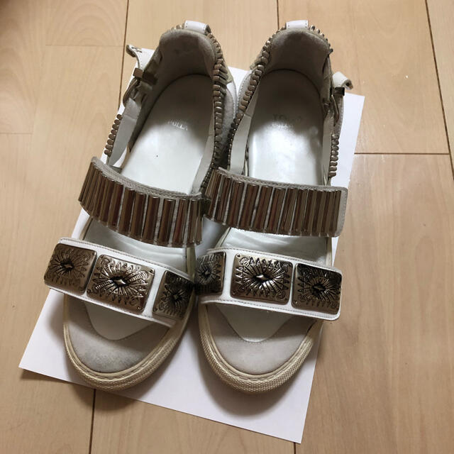 TOGA(トーガ)のTOGA PULLA metal sneaker sandals 39サイズ レディースの靴/シューズ(サンダル)の商品写真