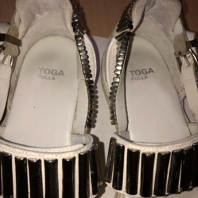 TOGA(トーガ)のTOGA PULLA metal sneaker sandals 39サイズ レディースの靴/シューズ(サンダル)の商品写真