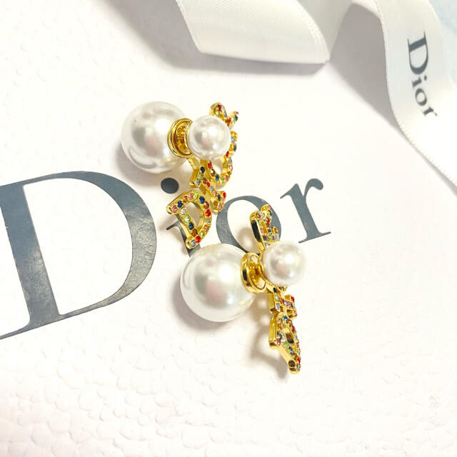 Dior(ディオール)のマルチカラーロゴ　ピアスパール レディースのアクセサリー(ピアス)の商品写真