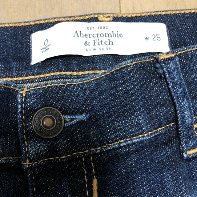 Abercrombie&Fitch(アバクロンビーアンドフィッチ)のabercrombie&fitch ショートデニム レディースのパンツ(ショートパンツ)の商品写真