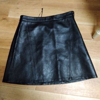 ザラ(ZARA)のZARA　BASICのレザースカート(ひざ丈スカート)