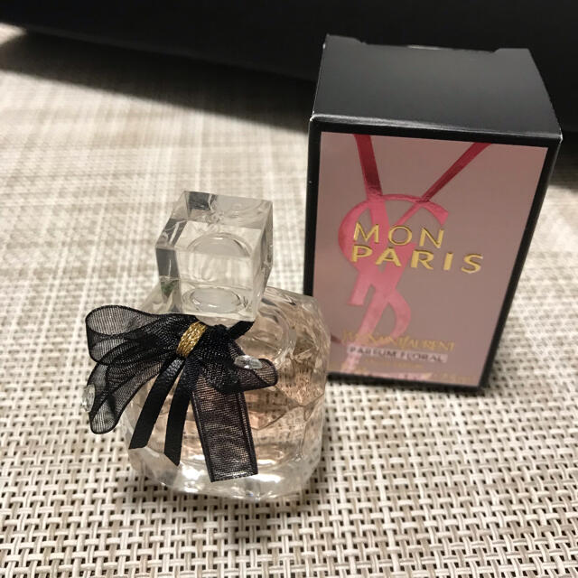 Yves Saint Laurent Beaute(イヴサンローランボーテ)のYSL イヴ・サンローラン ポーチ・香水・グロスセット 新品 未使用 レディースのファッション小物(ポーチ)の商品写真