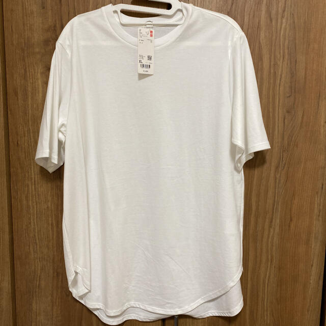 UNIQLO(ユニクロ)の新品未使用☆UNIQLO☆スムースコットンラウンドヘムロングT レディースのトップス(Tシャツ(半袖/袖なし))の商品写真