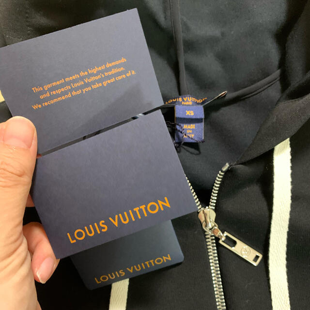 LOUIS VUITTON(ルイヴィトン)の2/25値下げ新品未使用【LOUIS VUITTON 】パーカーXS レディースのトップス(パーカー)の商品写真