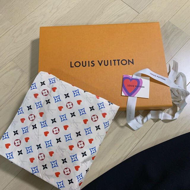 LOUIS VUITTON(ルイヴィトン)の2/25値下げ新品未使用【LOUIS VUITTON 】パーカーXS レディースのトップス(パーカー)の商品写真