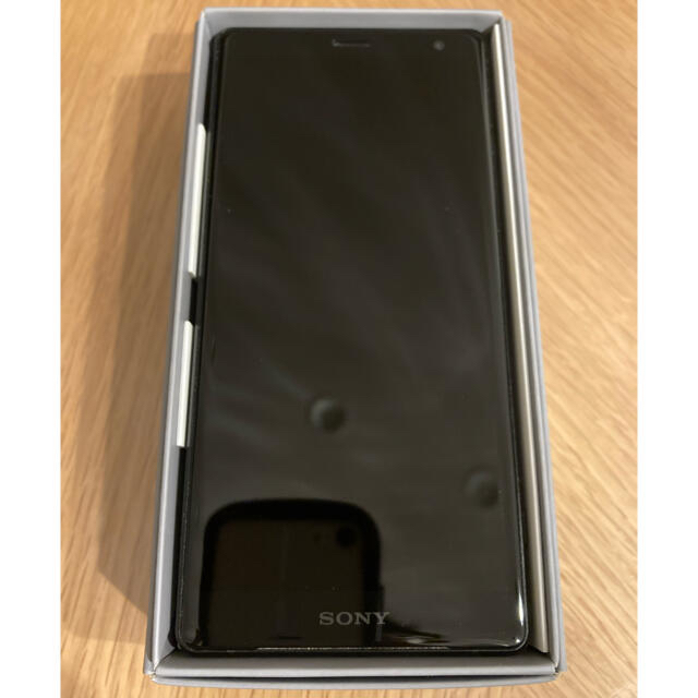 Xperia(エクスペリア)のXperia XZ2 SOV37 スマホ  SIMフリー Black スマホ/家電/カメラのスマートフォン/携帯電話(スマートフォン本体)の商品写真